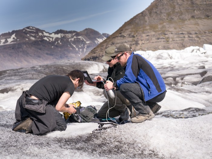 Glacier spectroscopy